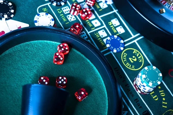 AduQ game table with player cards and betting interface on km777a